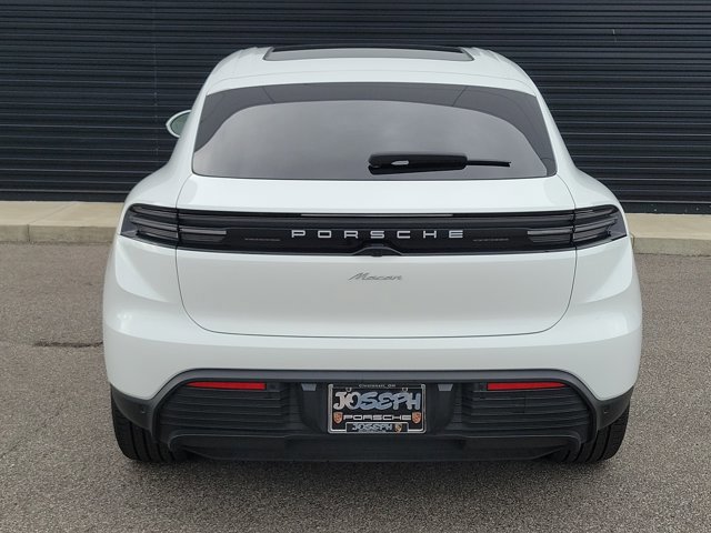 Certified 2025 Porsche Macan Electric image 6