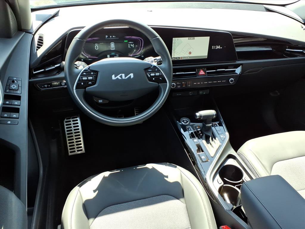 Used 2025 Kia Niro EX Touring FWD image 14