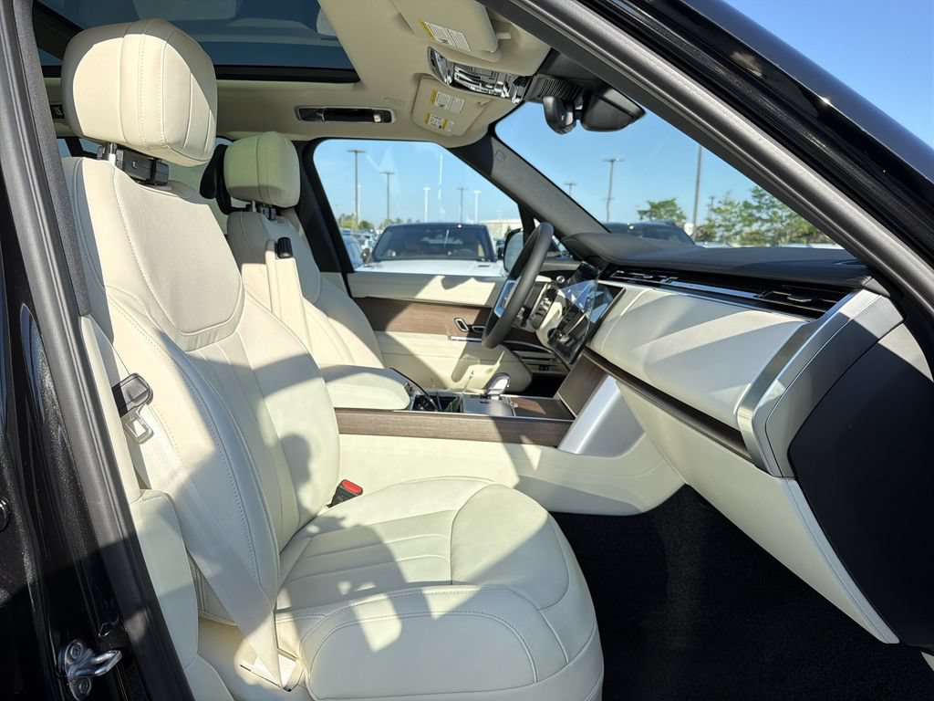 New 2026 Land Rover Range Rover SE AWD/4WD image 16