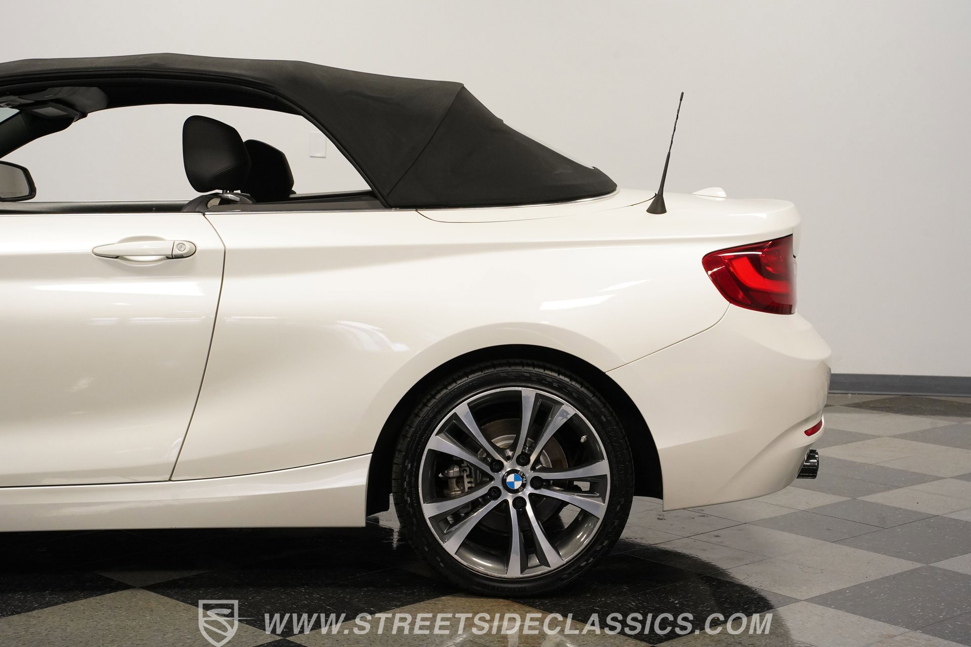 Used 2017 BMW 230i Convertible RWD image 24