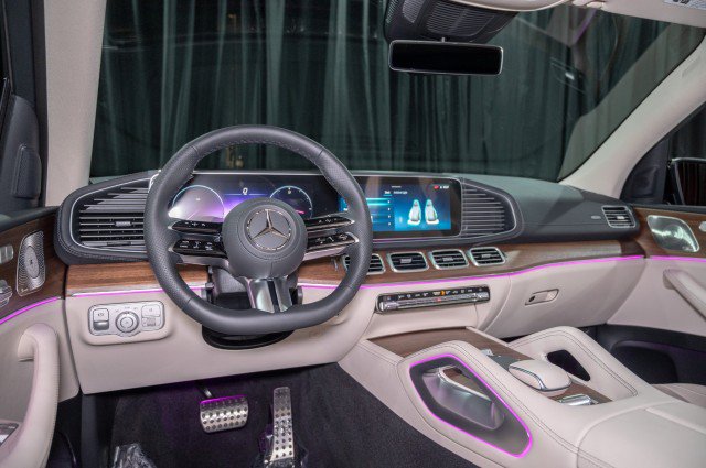New 2026 Mercedes-Benz GLS 450 4MATIC image 21