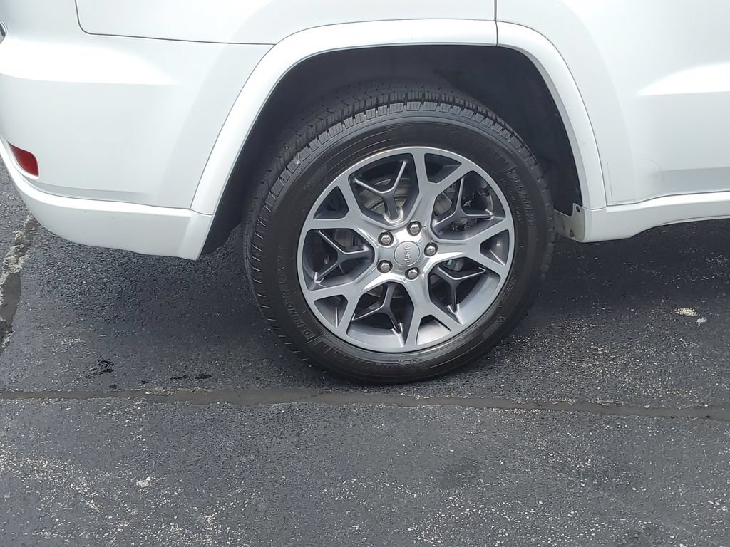 Used 2020 Jeep Grand Cherokee Overland AWD/4WD image 5