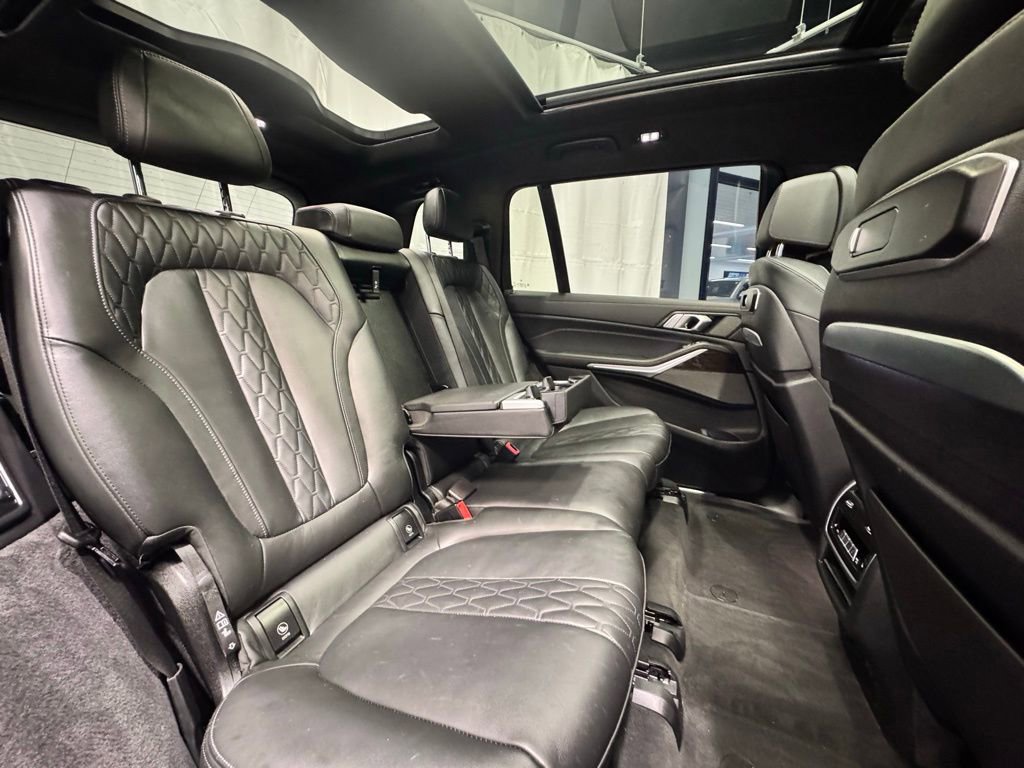Used 2024 BMW X7 M60i image 27