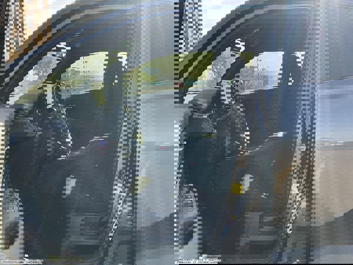 Used 2019 Toyota C-HR LE image 9