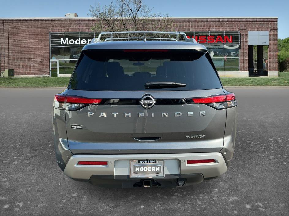 Certified 2025 Nissan Pathfinder Platinum w/ Cargo Package FWD image 3