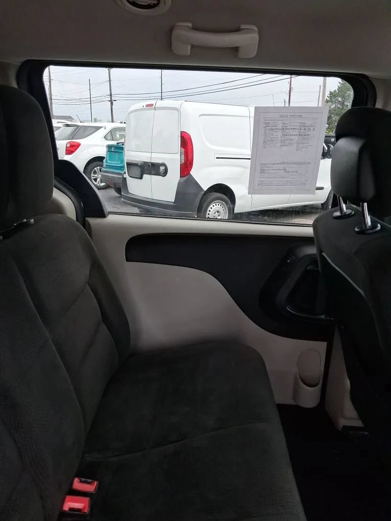 Used 2018 Dodge Grand Caravan SE w/ UConnect Hands-Free Group FWD image 20