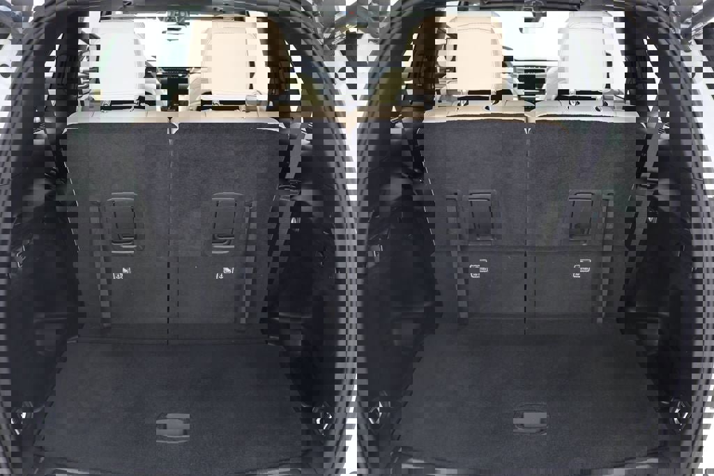 Used 2023 Jeep Grand Cherokee L Limited image 29