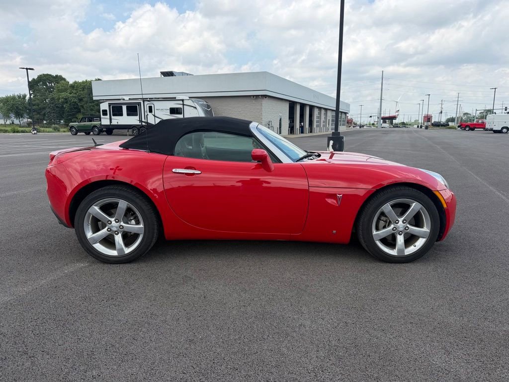 Used 2008 Pontiac Solstice GXP w/ Premium Package RWD image 5