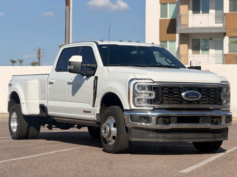 Used 2023 Ford F350 Lariat w/ Lariat Ultimate Package AWD/4WD image 2