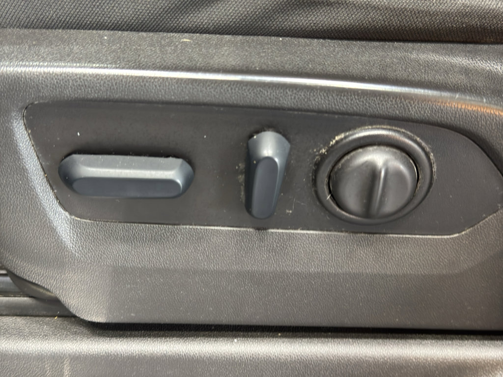 Used 2022 Chevrolet Silverado 1500 LT Trail Boss w/ Bed Protection Package AWD/4WD image 18