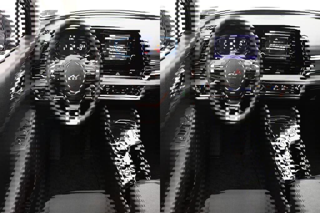 Used 2023 Kia Sportage LX image 12