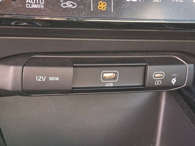 Certified 2024 Kia Niro Wind FWD image 26