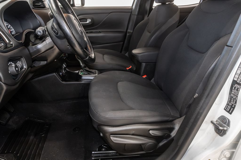 Used 2019 Jeep Renegade Altitude w/ Quick Order Package 2XM AWD/4WD image 10