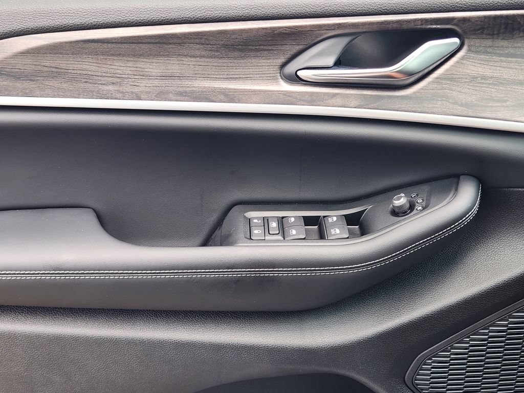 New 2026 Jeep Grand Cherokee Altitude RWD image 16