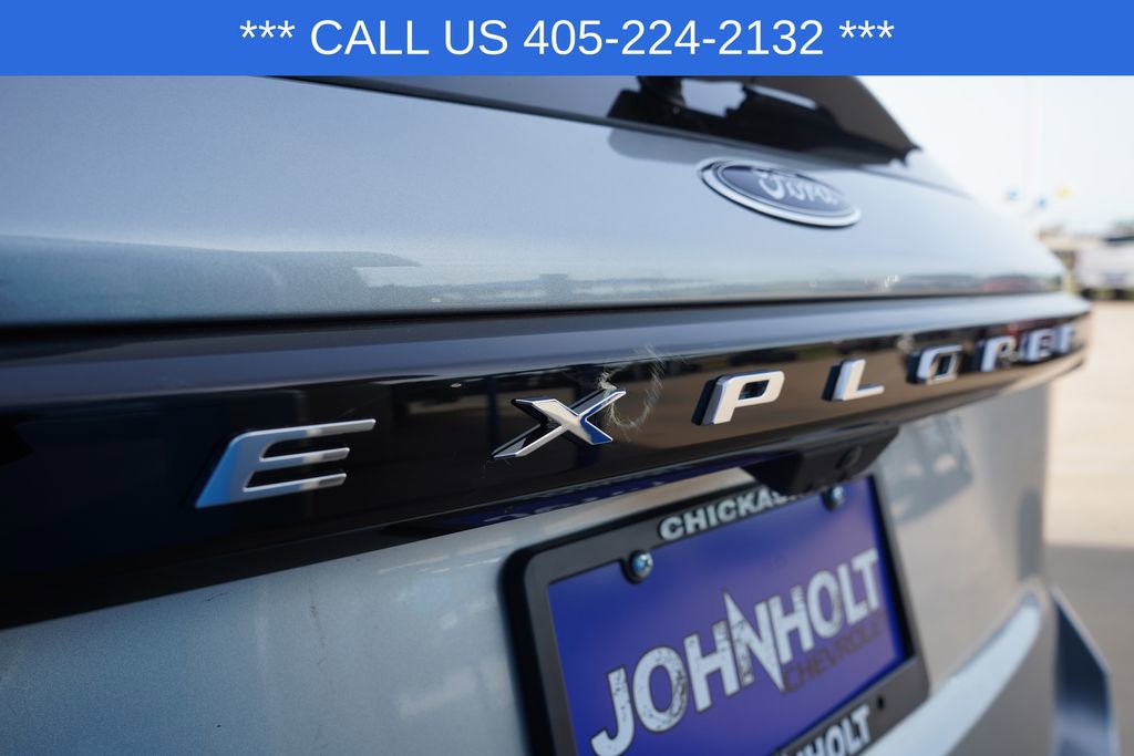 Used 2025 Ford Explorer Active w/ Active Comfort Package RWD image 5