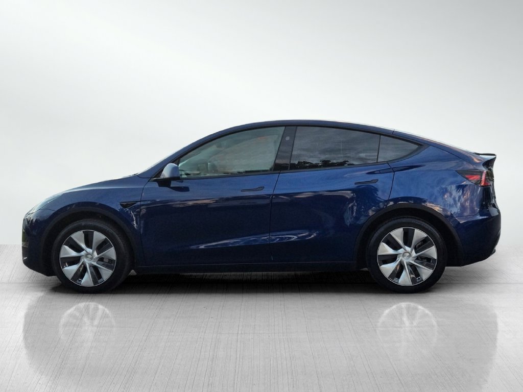 Used 2024 Tesla Model Y Long Range AWD/4WD image 7