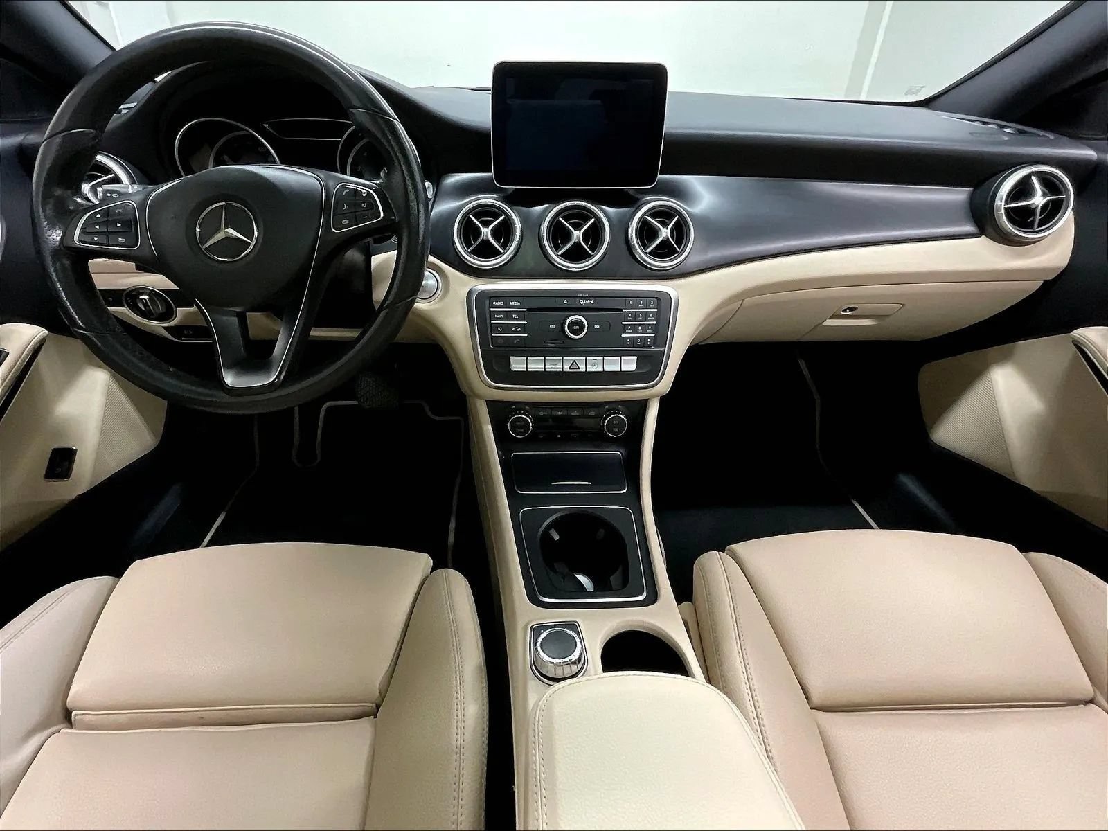 Used 2017 Mercedes-Benz CLA 250 image 2