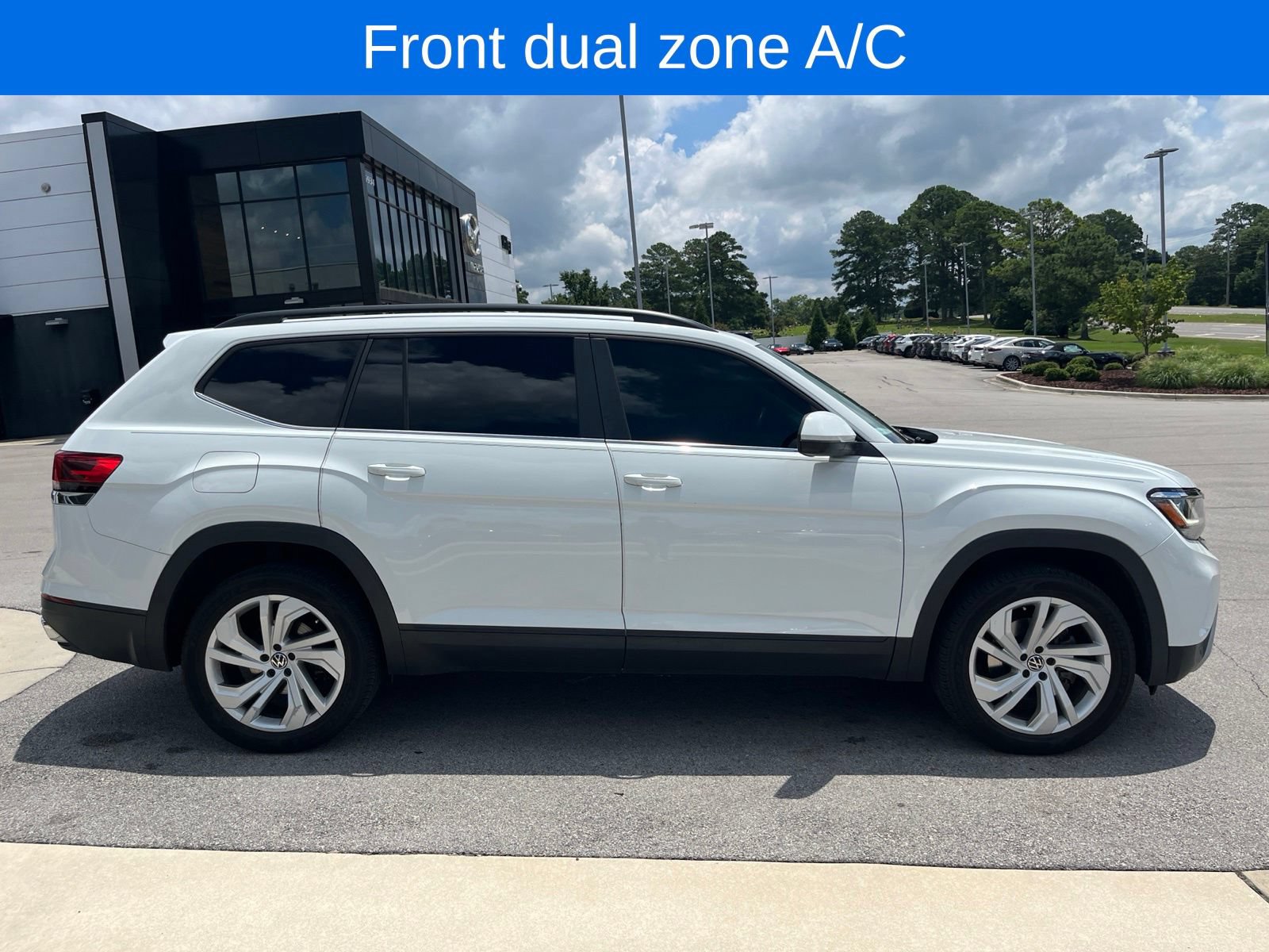 Used 2021 Volkswagen Atlas SE w/ Towing Package FWD image 4