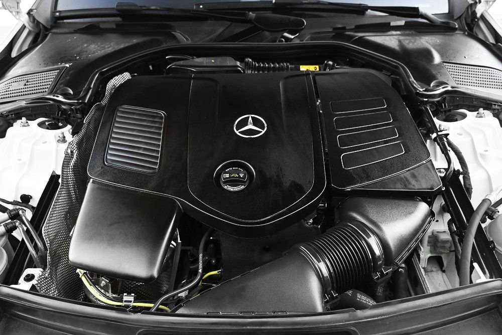 Used 2025 Mercedes-Benz C 300 Sedan image 11