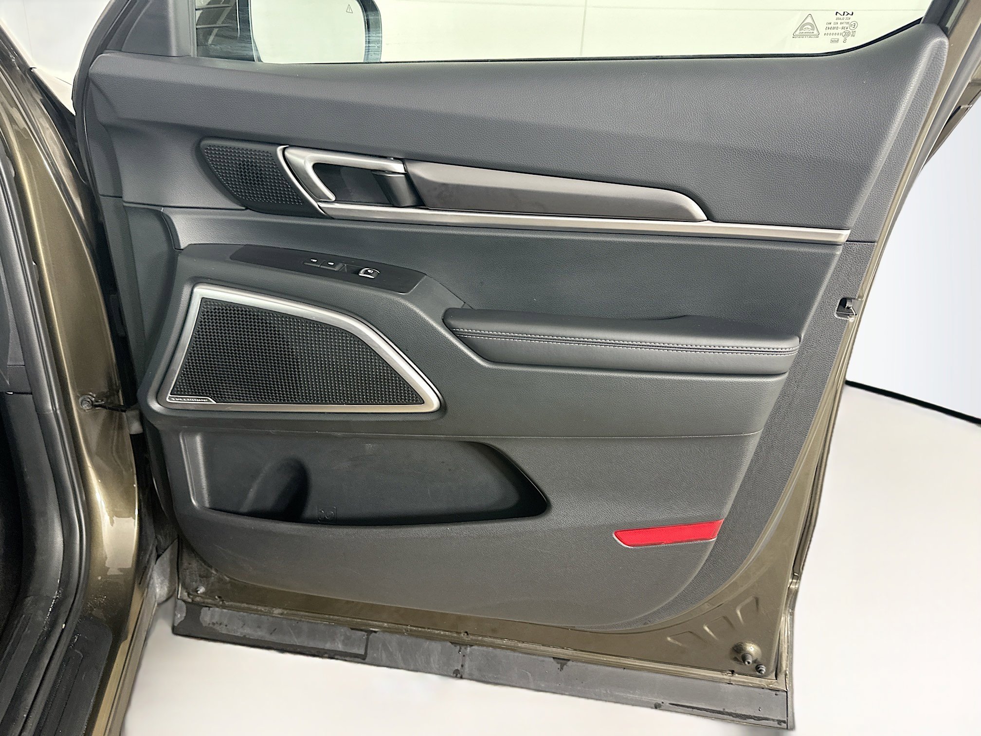 Used 2025 Kia Telluride S FWD image 36