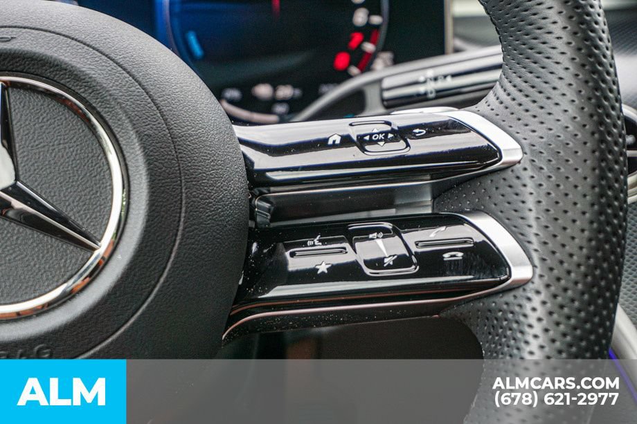 Used 2025 Mercedes-Benz GLC 350e 4MATIC image 30