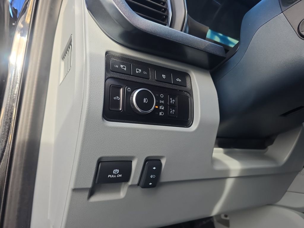 Used 2023 Ford F350 Limited w/ FX4 Off-Road Package image 21