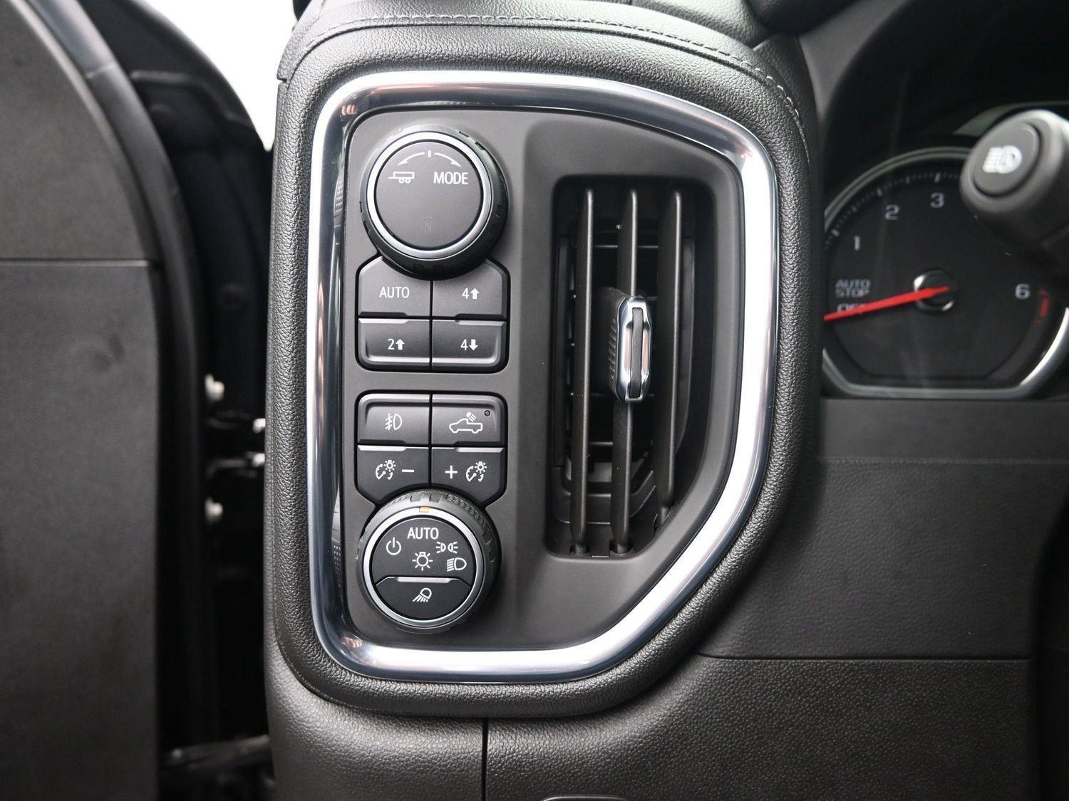 Used 2021 Chevrolet Silverado 1500 High Country image 27