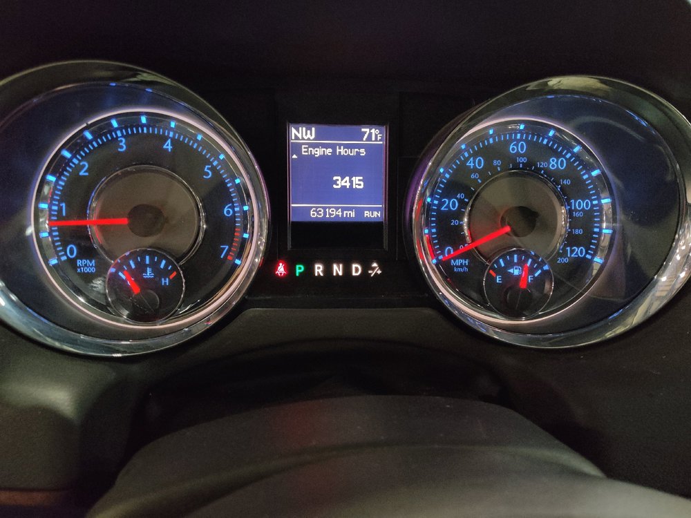 Used 2015 Chrysler Town & Country Touring-L w/ Driver Convenience Group FWD image 23