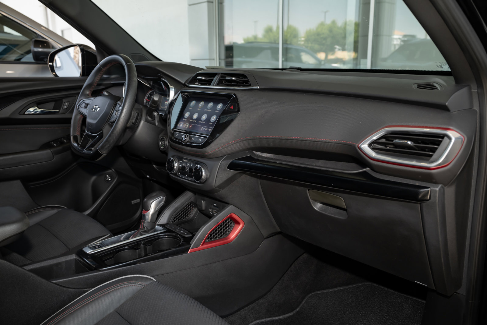 Used 2021 Chevrolet TrailBlazer RS w/ Sun and Liftgate Package image 45