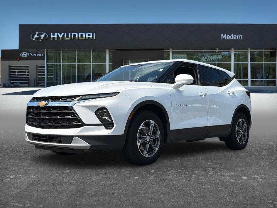 Used 2025 Chevrolet Blazer LT AWD/4WD video 1