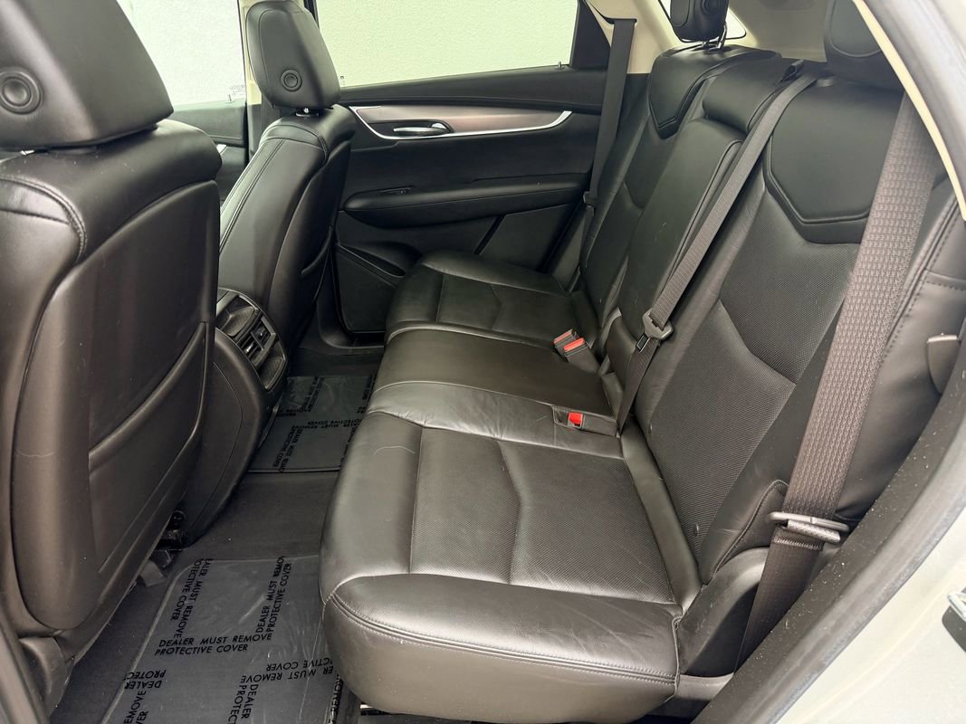 Used 2017 Cadillac XT5 Luxury w/ Driver Awareness Package AWD/4WD image 13