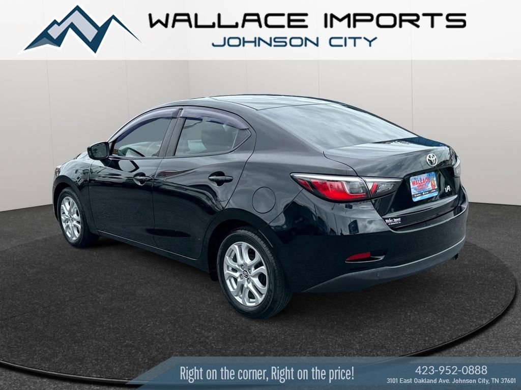 Used 2017 Toyota Yaris iA FWD video 3
