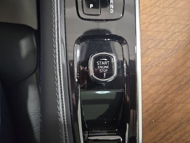 Used 2023 Volvo XC90 B6 Plus w/ Protection Package Premier image 13