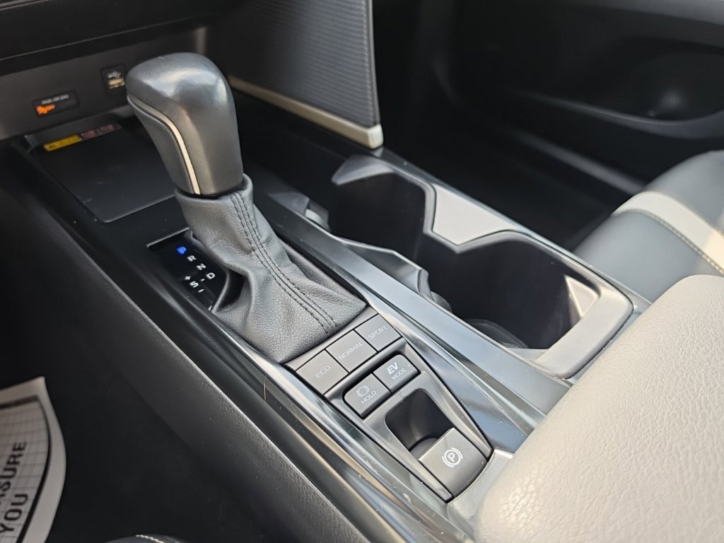Used 2025 Toyota Camry SE FWD image 17