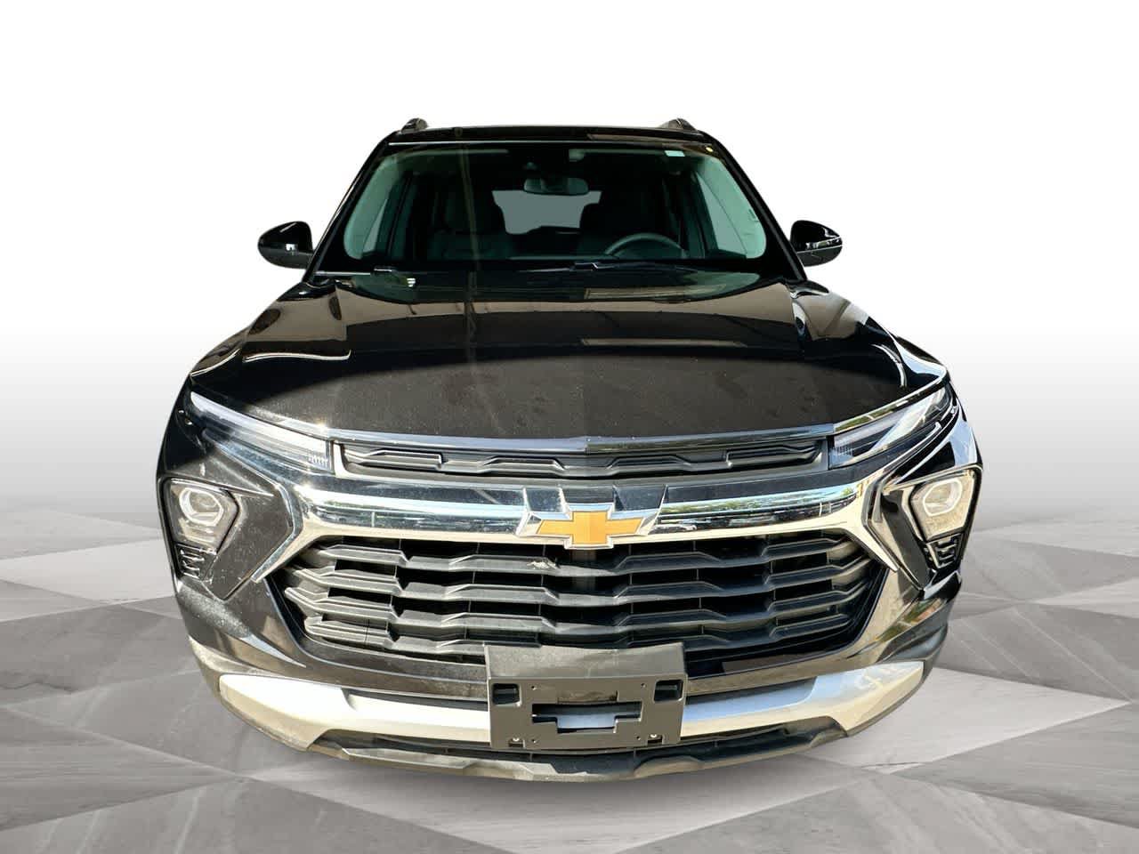 Used 2025 Chevrolet TrailBlazer LT AWD/4WD image 3