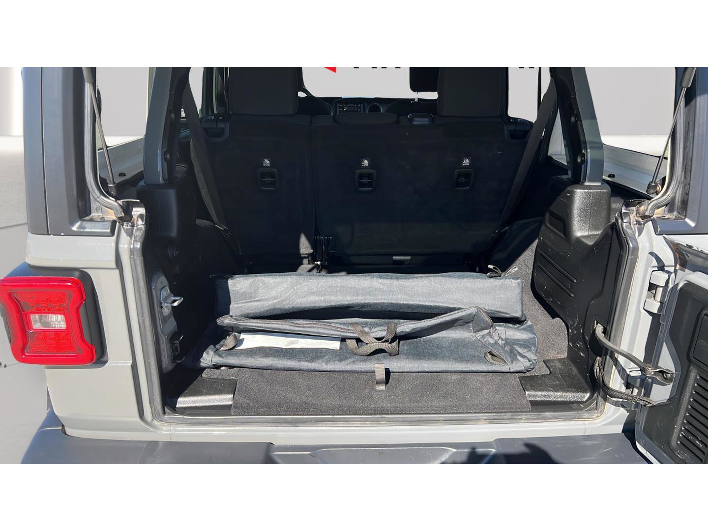 Used 2018 Jeep Wrangler Unlimited Sport S image 17