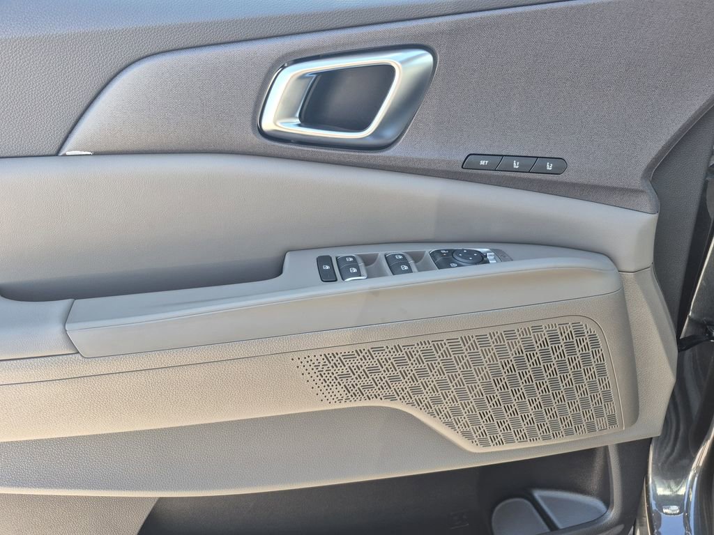 New 2026 Kia Carnival EX FWD image 6