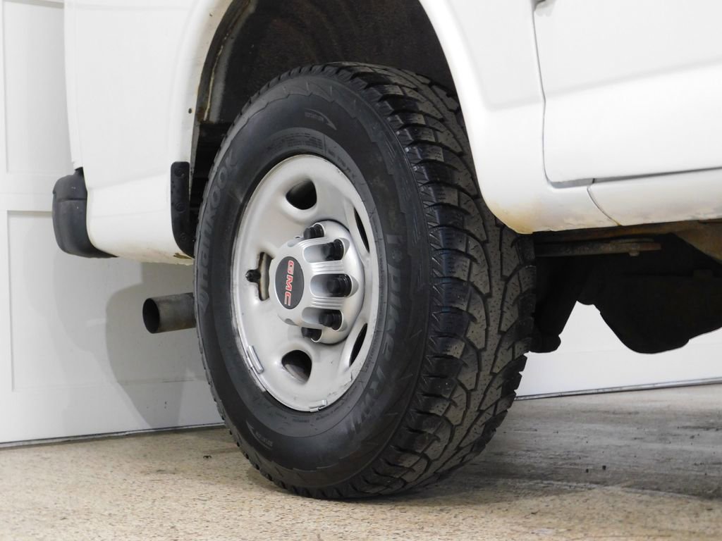 Used 2017 GMC Savana 2500 RWD image 7
