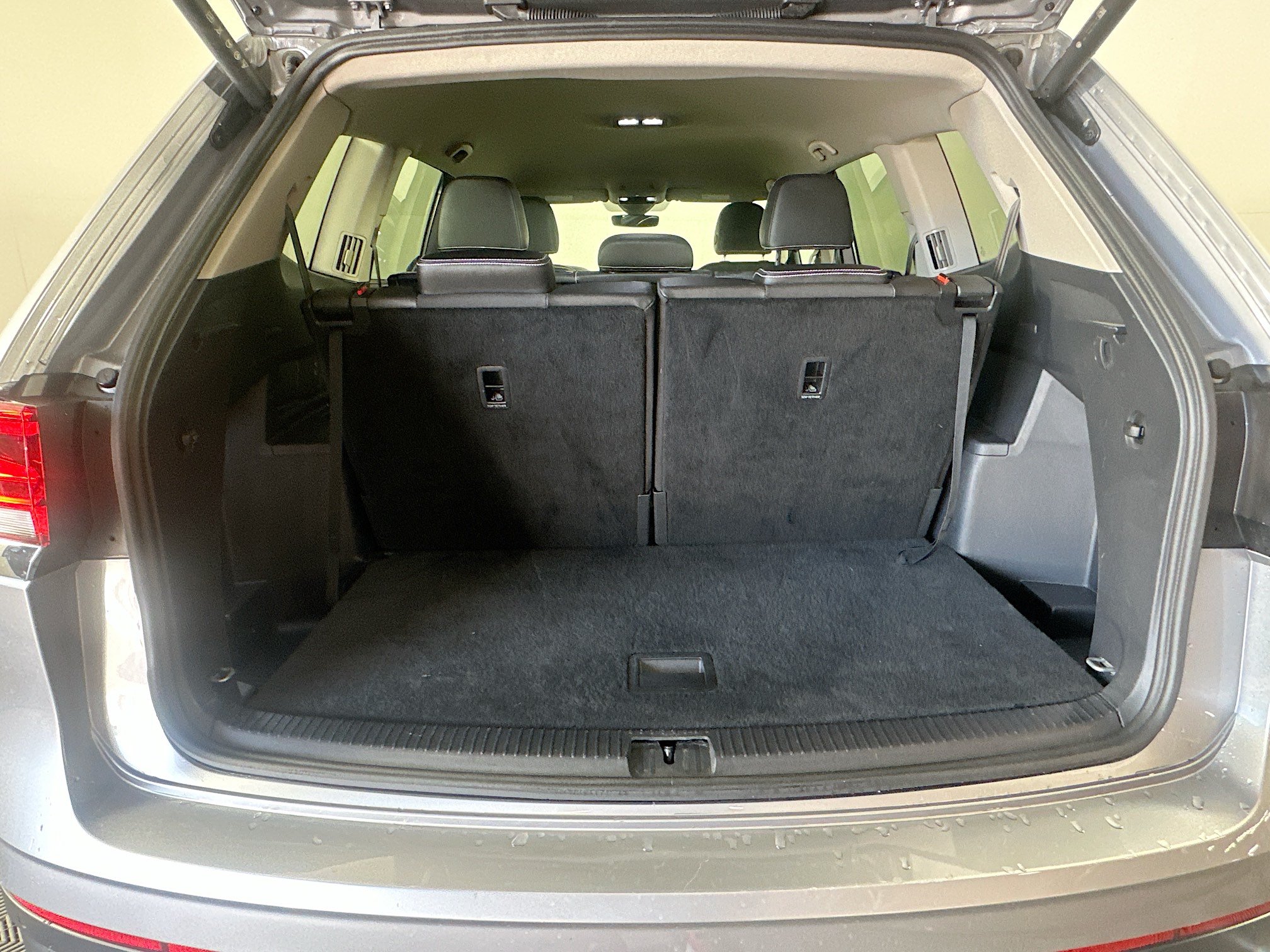 Used 2025 Volkswagen Atlas SE FWD image 29