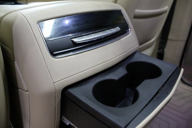 Certified 2022 Cadillac Escalade ESV Premium Luxury AWD/4WD image 17
