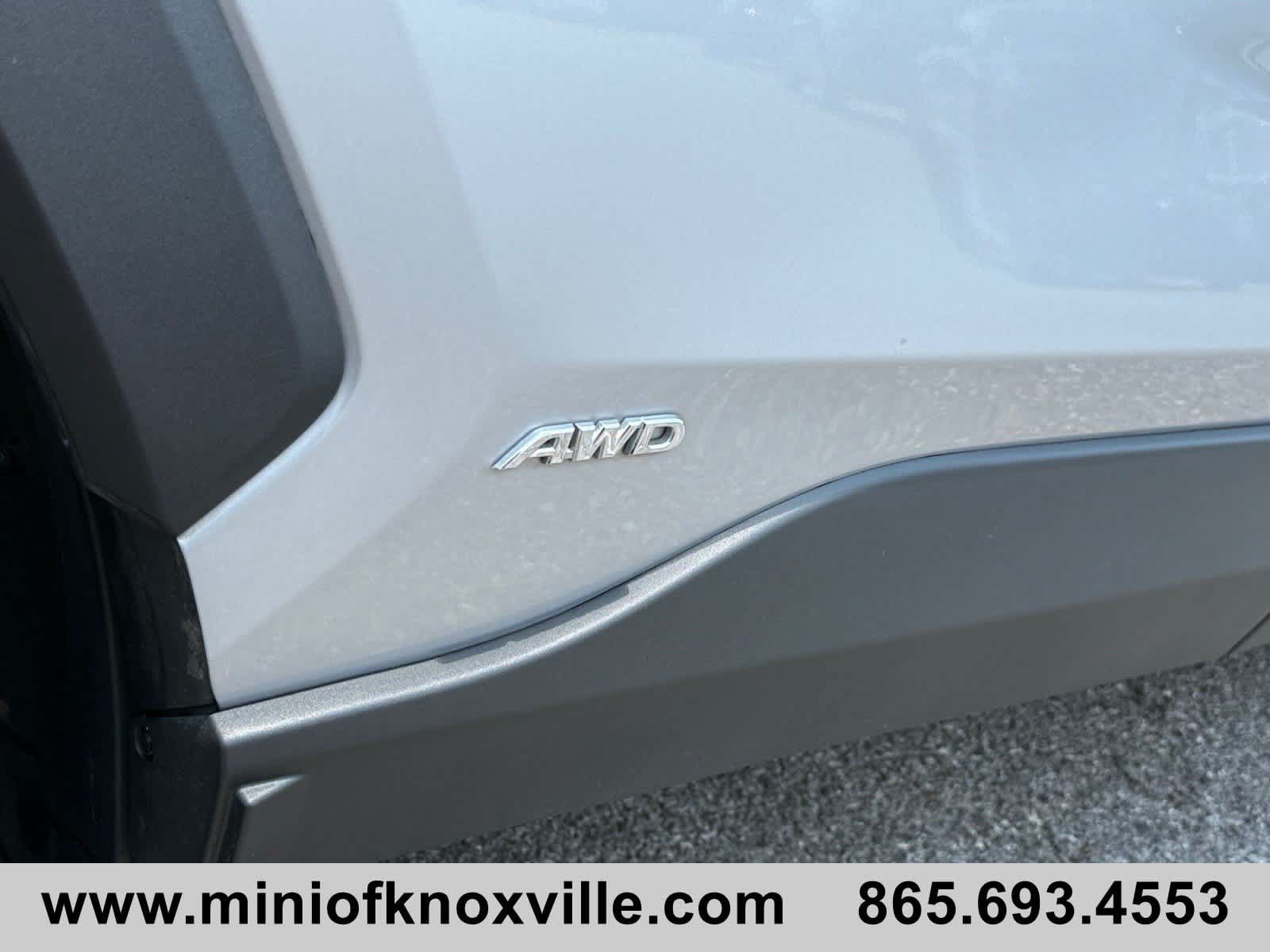 Used 2024 Toyota RAV4 LE AWD/4WD image 10