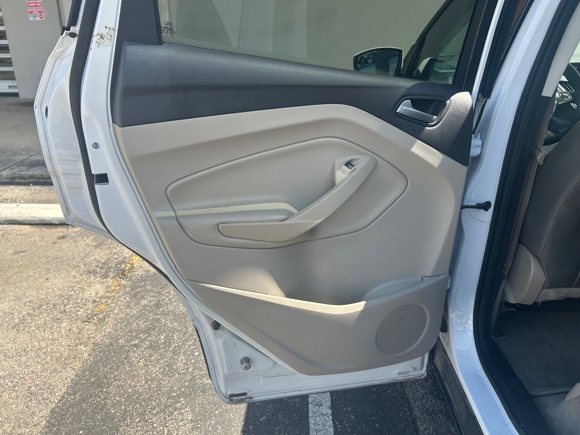 Used 2016 Ford Escape SE FWD image 19