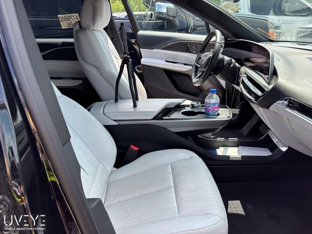 Used 2024 Cadillac Lyriq Luxury AWD/4WD image 10
