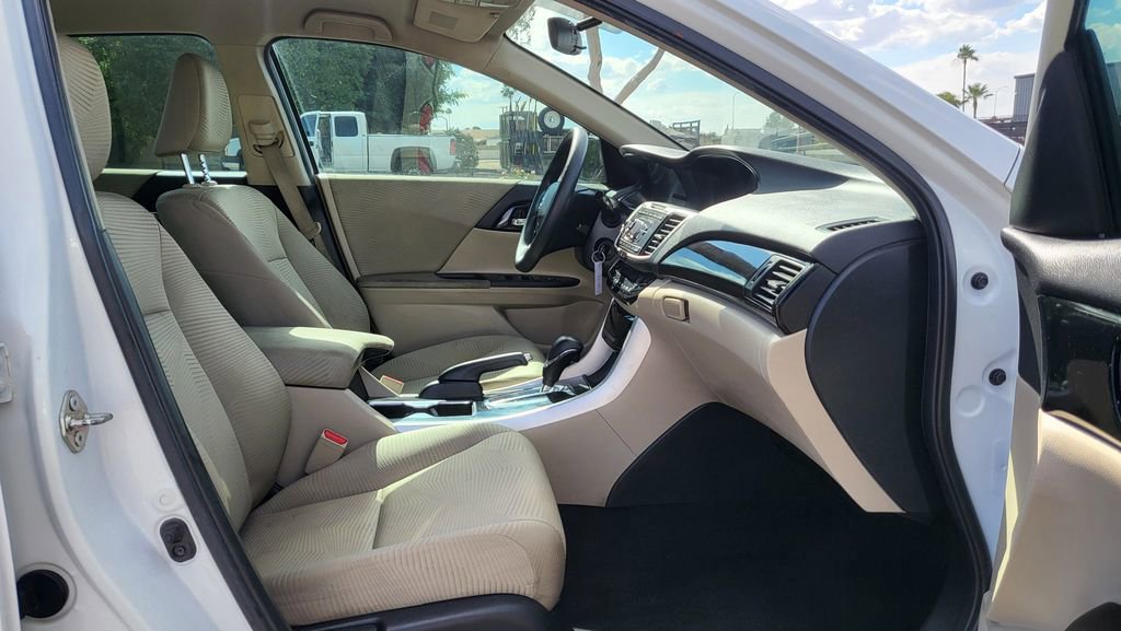Used 2016 Honda Accord LX image 17