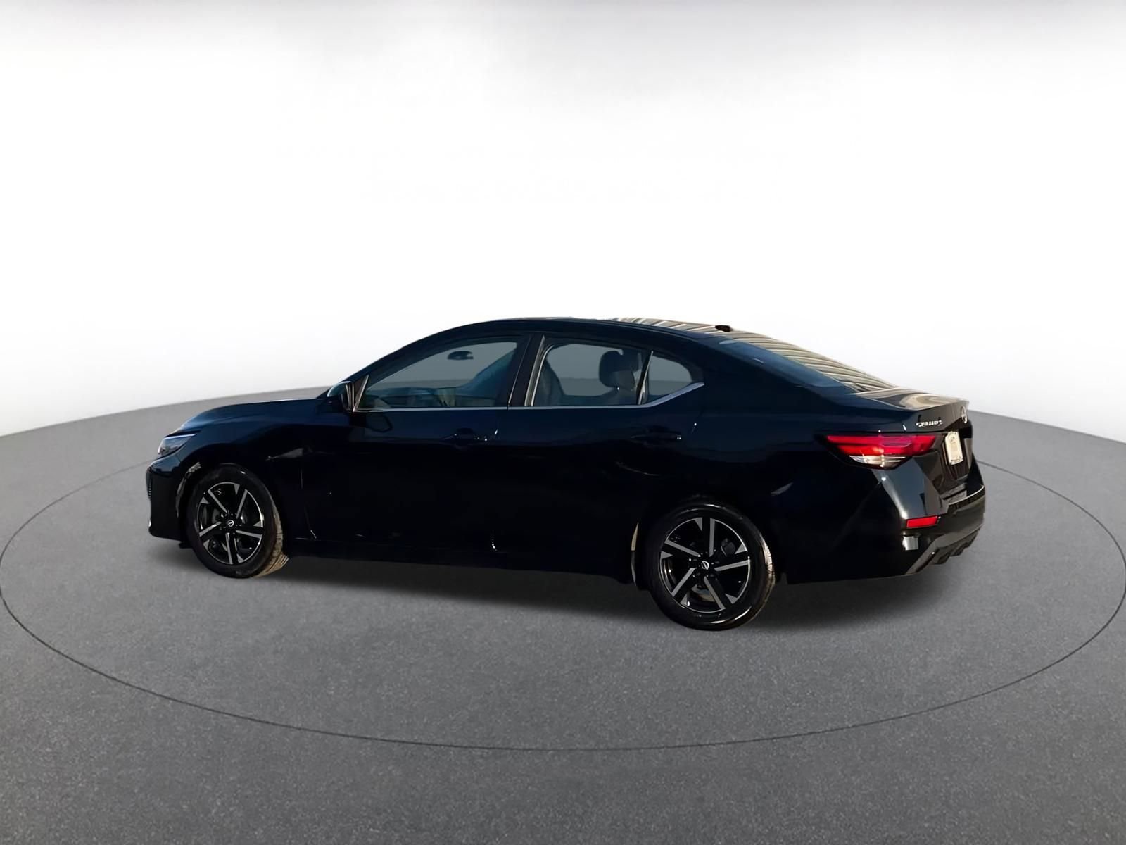 Used 2024 Nissan Sentra SV image 9