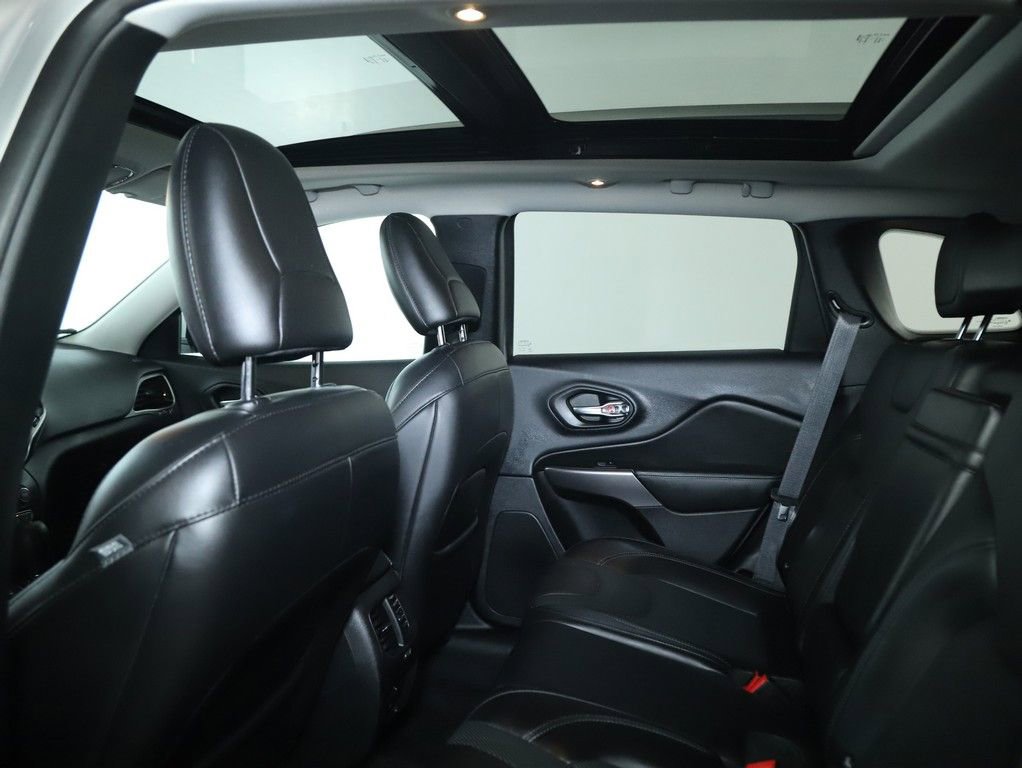 Used 2019 Jeep Cherokee Limited image 15