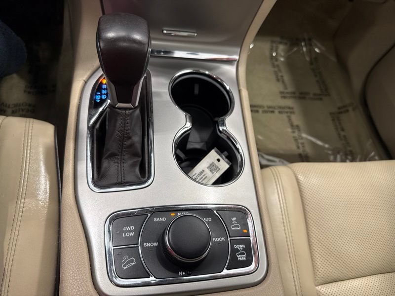 Used 2019 Jeep Grand Cherokee Overland AWD/4WD image 39