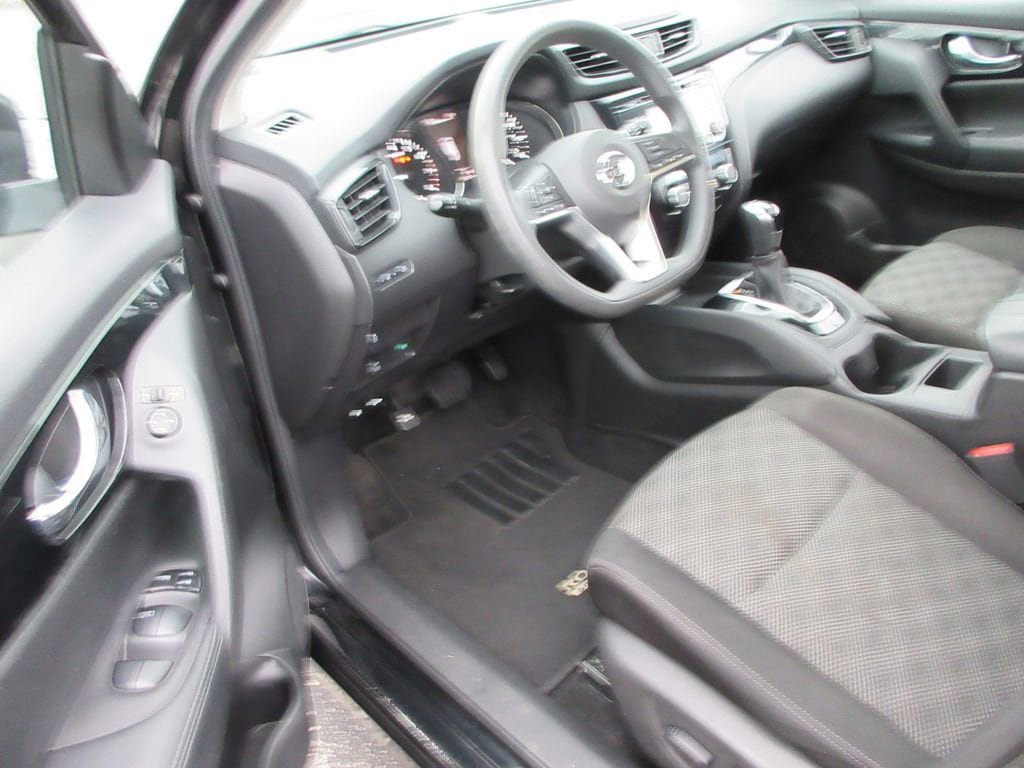 Used 2017 Nissan Rogue Sport SV AWD/4WD image 14