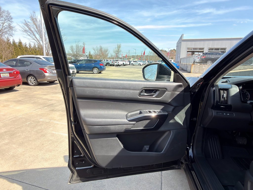 Certified 2025 Nissan Pathfinder SV w/ Cargo Package image 9