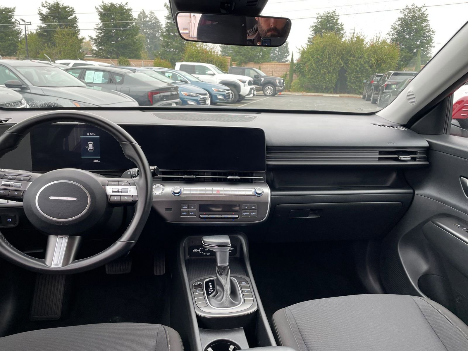 Used 2025 Hyundai Kona SEL image 27